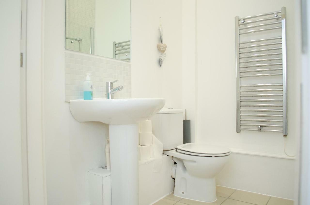 Penthouse In Liverpool City Centre - Free Parking - Balcony - By Happy Days Екстериор снимка